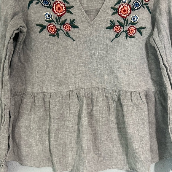 Zara Floral Embroidered Gray Blouse small - Picture 7 of 9